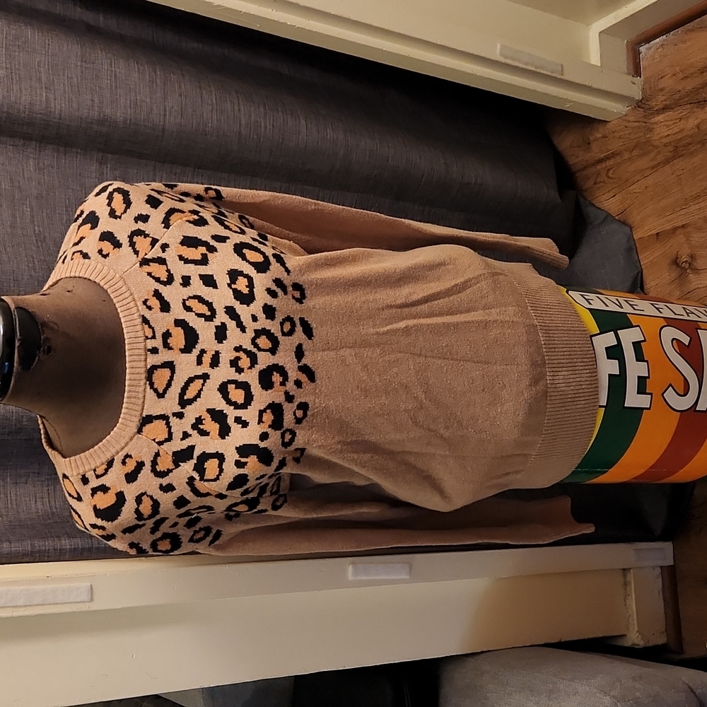 Leopard crew neck sweater